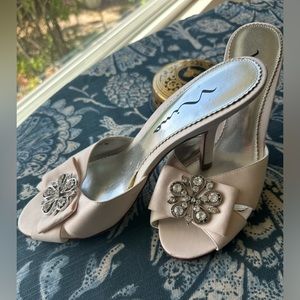 open toe Nina slide heels blush color